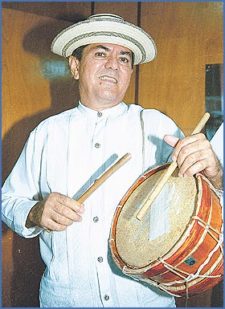 Raúl Vital, panamský lidový zpěvák baladických písní tzv. mejoranas