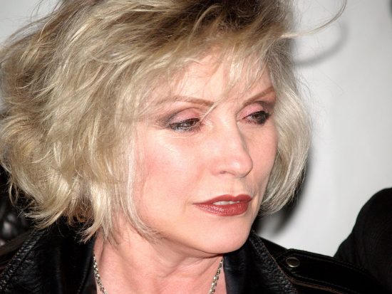 Debbie Harry na premiéře SqueezeBox! na Tribeca Film Festival 2008 (Credit Photo: David Shankbone / Wikimedia, Creative Commons Attribution 3.0)