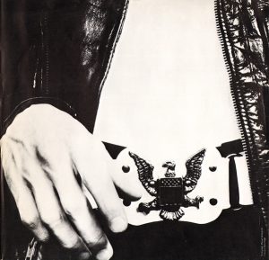 Zadní strana obalu LP desky Ramones (1976, Sire)