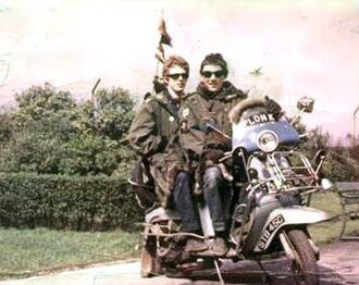 Mods na Lambrettě 175 TV 3. série z roku 1962 (Credit photo: Sergio Calleja (Life is a trip), Wikimedia, Creative Commons Attribution-Share Alike 2.0)