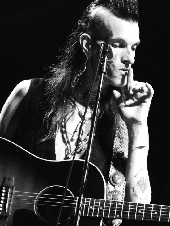 Willy DeVille na Liri Blues Festival, Italy, (3. 7. 2007) (Credit photo: Simone Quattrociocchi, Wikimedia, Creative Commons Attribution-Share Alike 3.0)