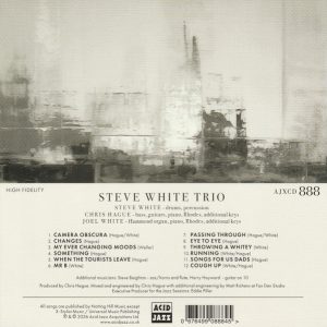 Zadní strana obalu LP desky Steve White Trio: Soul Drums (2026, Acid Jazz Records)