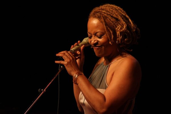 Cassandra Wilson na Ottawa Bluesfestu, 3. července 2008. Kredit Foto: Scott Penner / Wikimedia Commons, CC BY-SA 2.0
