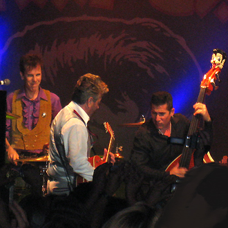 Stray Cats ve Švédsku 2008. Foto: J. Åman, Wikimedia Commons, CC BY-SA 3.0